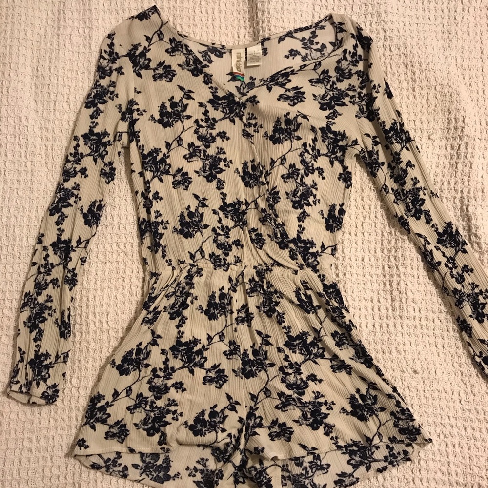 MIMI CHICA LONG SLEEVED ROMPER